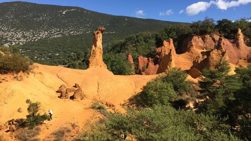 Сasa de vacaciones De Caractere Au Pied Du Mont Ventoux Avec Piscine Couverte